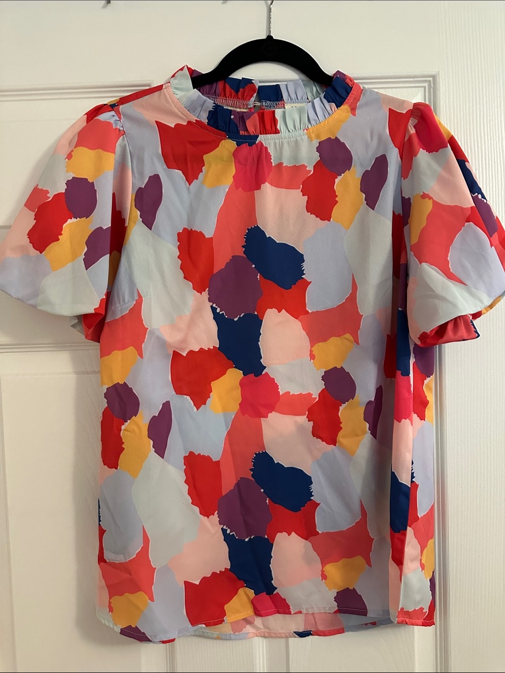 JODIFL Multicolor Abstract Ruffle Sleeve Top